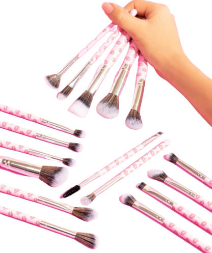 KIT DE 17 BROCHAS KISS ME LP639 MONTOC - Imagen 2
